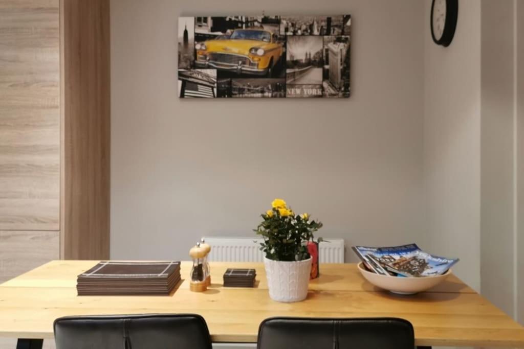 3 Bedroom Townhouse, Free Parking York Esterno foto